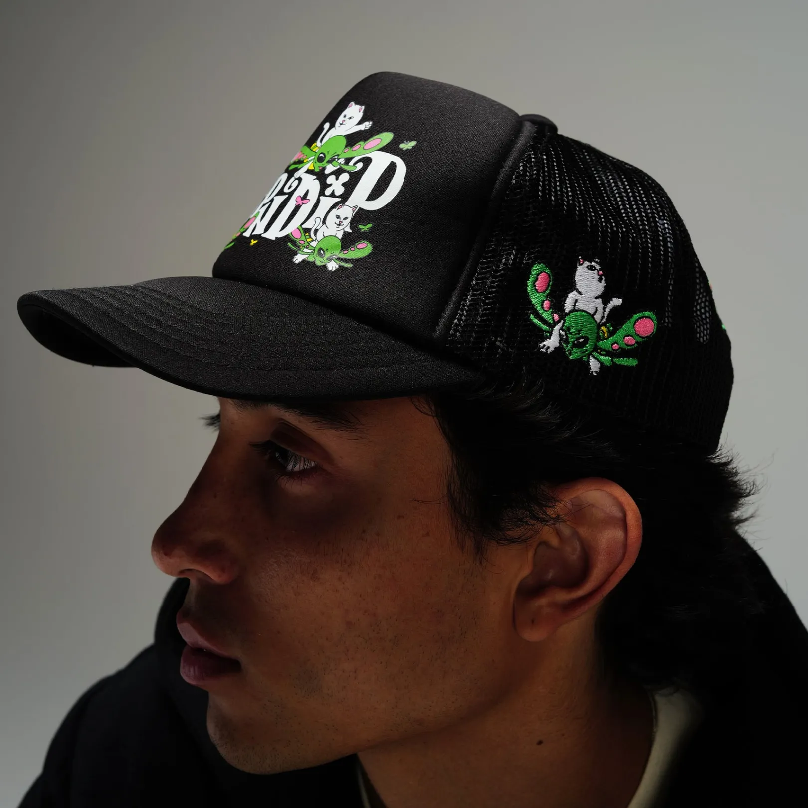 Fly Away Trucker Hat (Black)<Ripndip Store