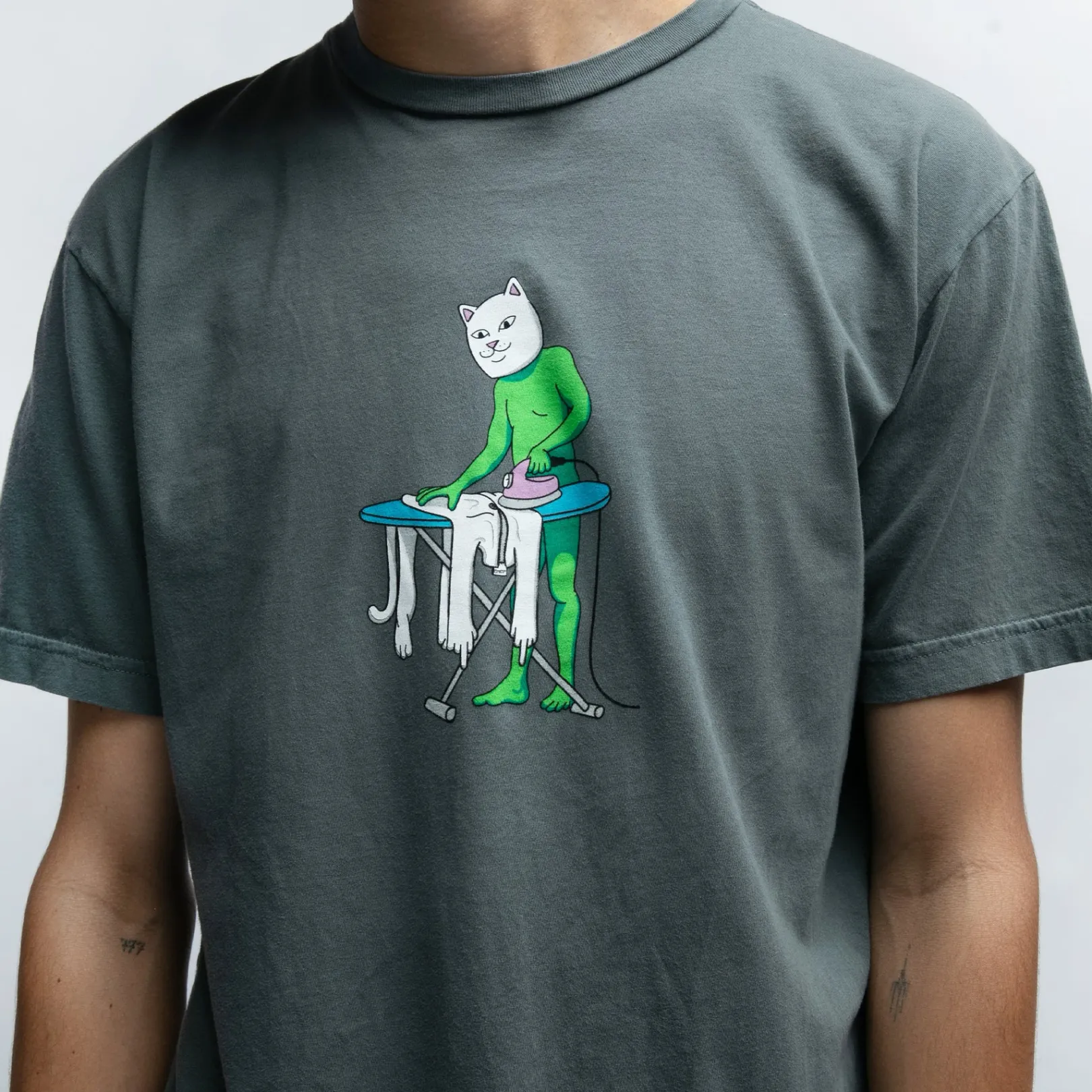 Laundry Day Tee (Charcoal)<Ripndip Discount