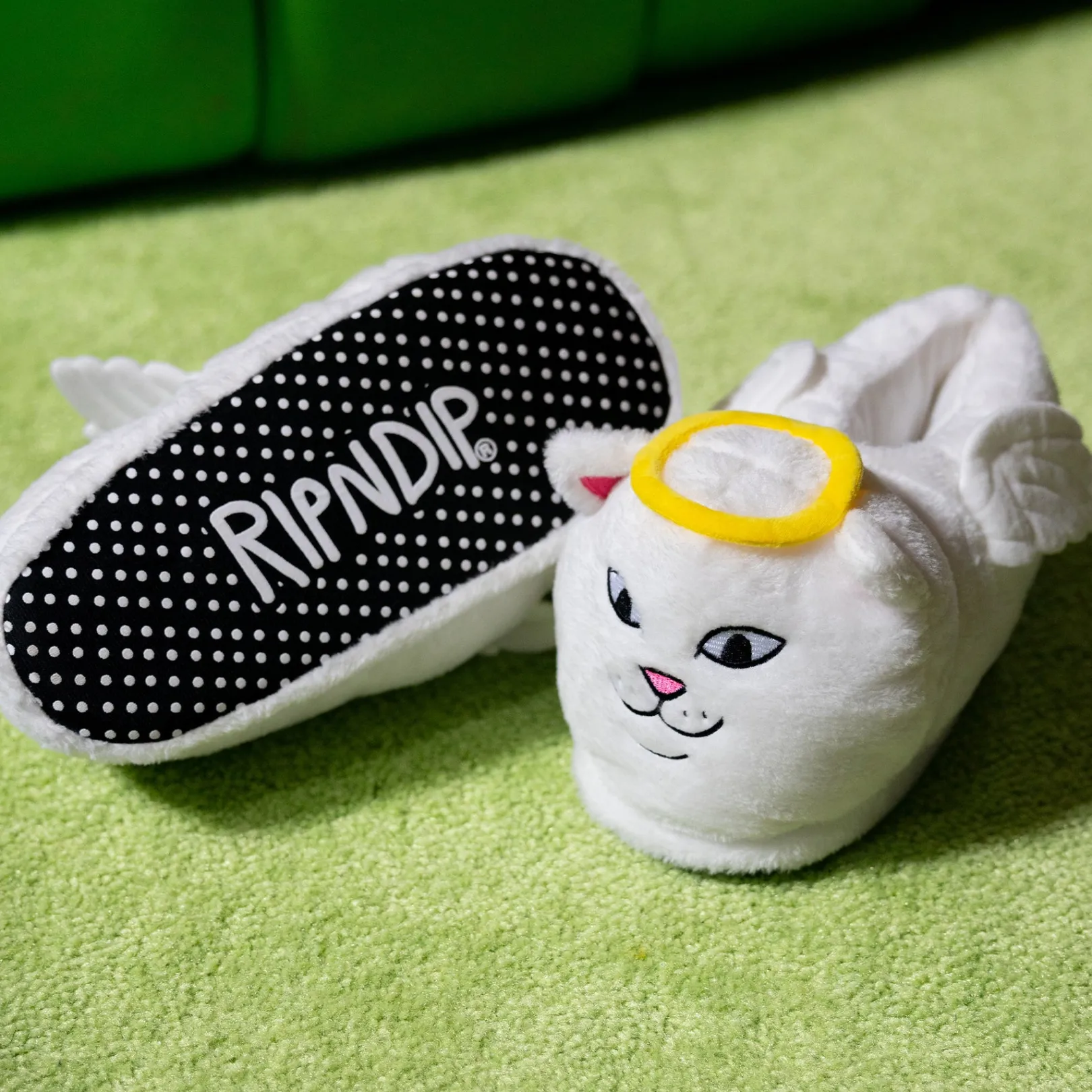 Lord Angel Plush Slippers (White)<Ripndip Hot