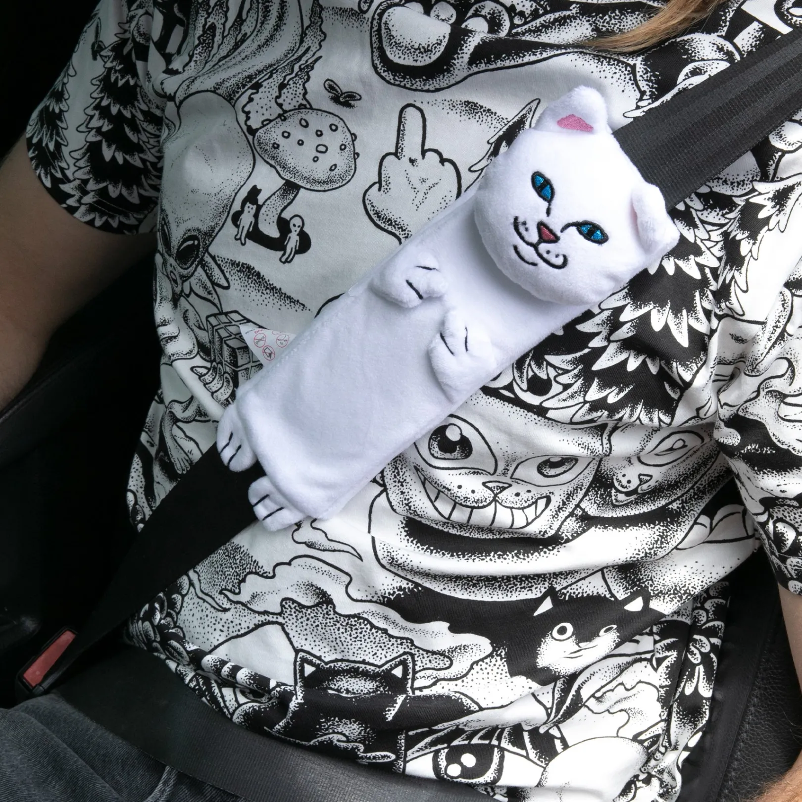 Nermal Seat Belt Cover (White)<Ripndip Cheap