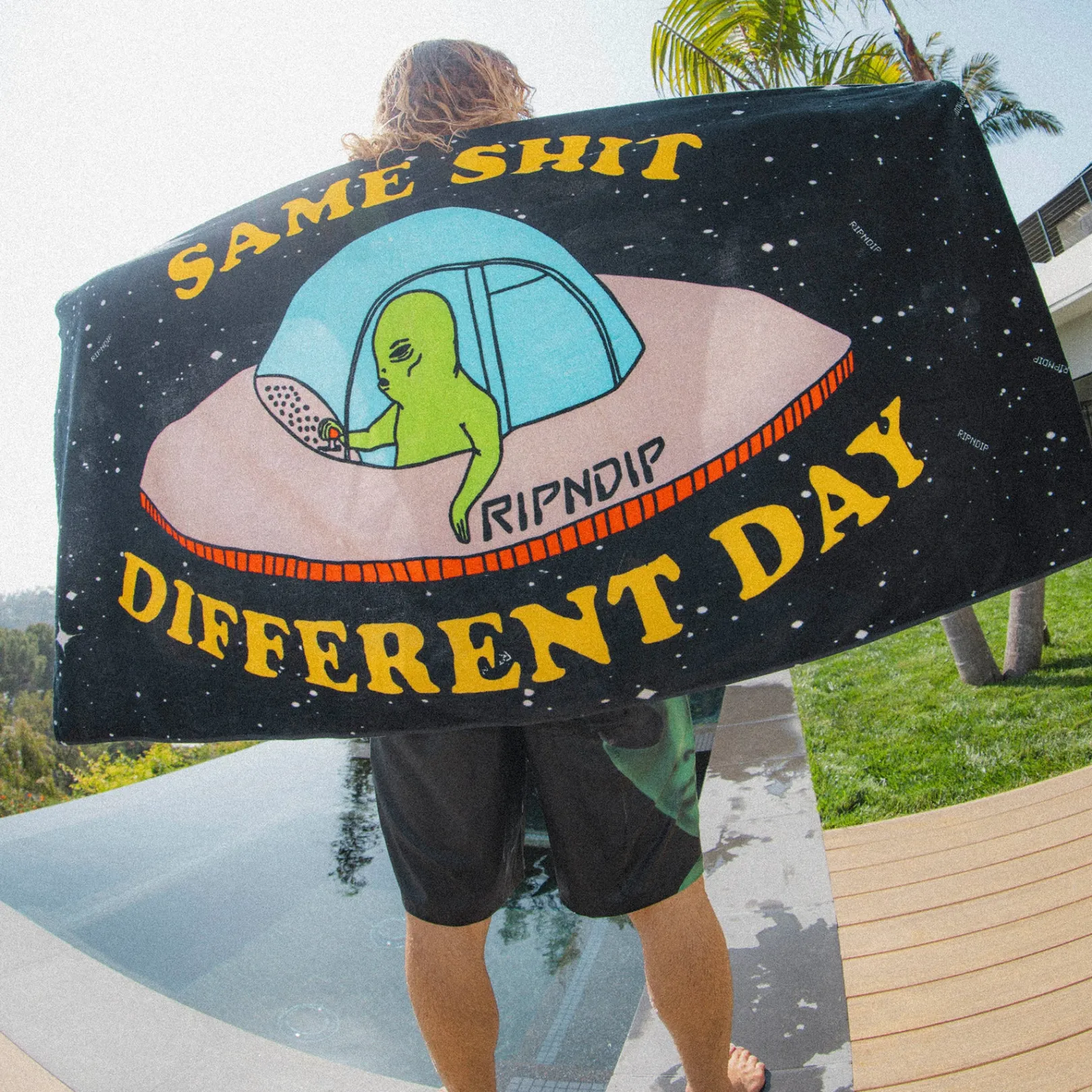 Same Shit Different Day Beach Towel (Black)<Ripndip Sale